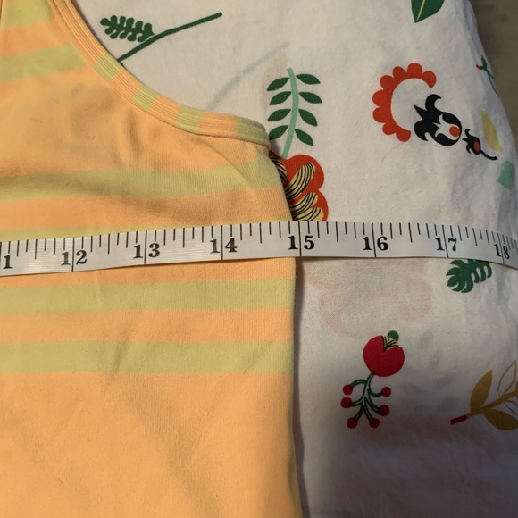 Two tone yellow Lululemon tank. 15” pit to pit. Great condition. - Picture 4 of 4